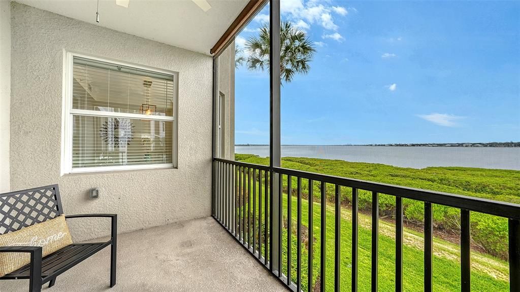 For Sale: $395,000 (2 beds, 2 baths, 1151 Square Feet)
