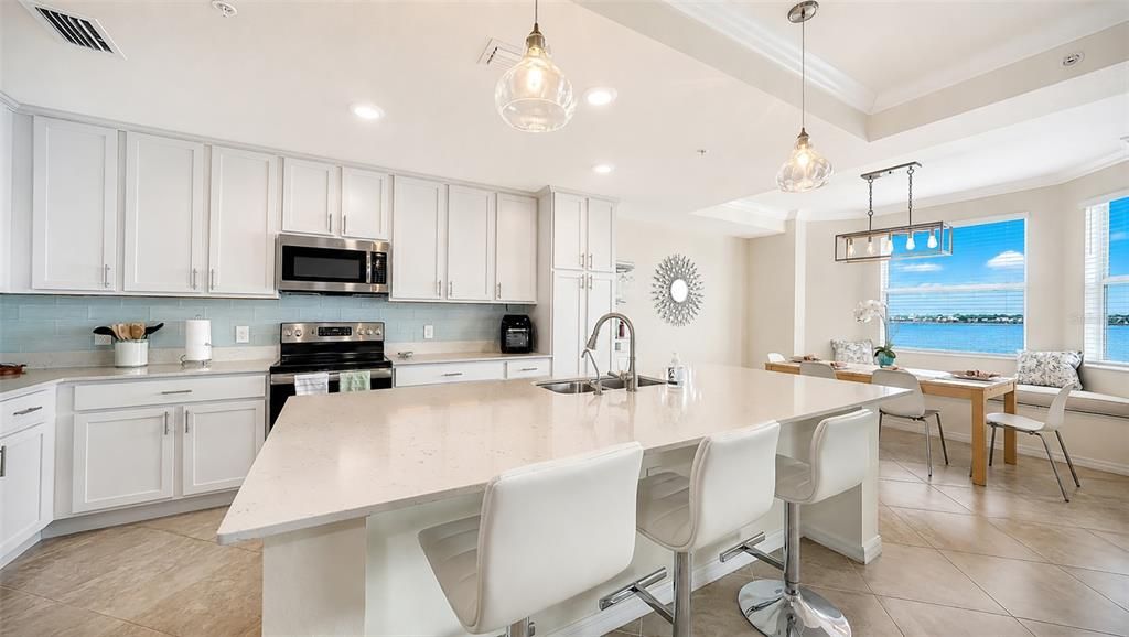 For Sale: $395,000 (2 beds, 2 baths, 1151 Square Feet)