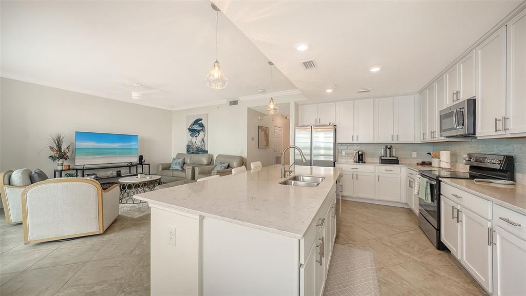 For Sale: $395,000 (2 beds, 2 baths, 1151 Square Feet)