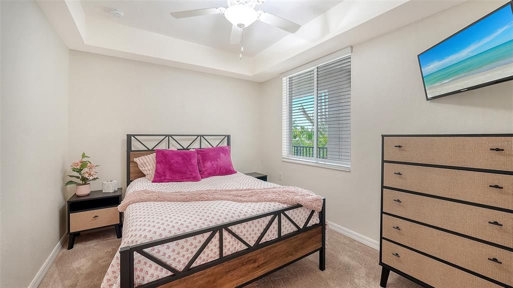 For Sale: $395,000 (2 beds, 2 baths, 1151 Square Feet)