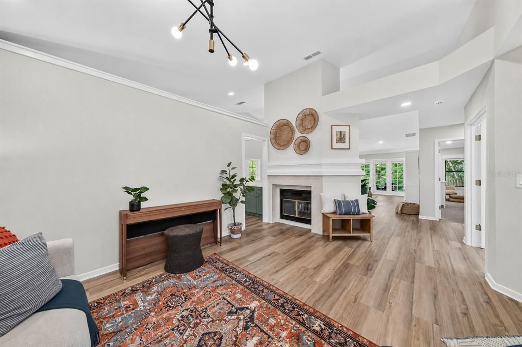 На продажу: $429,000 (3 спален, 2 ванн, 1833 Квадратных фут)