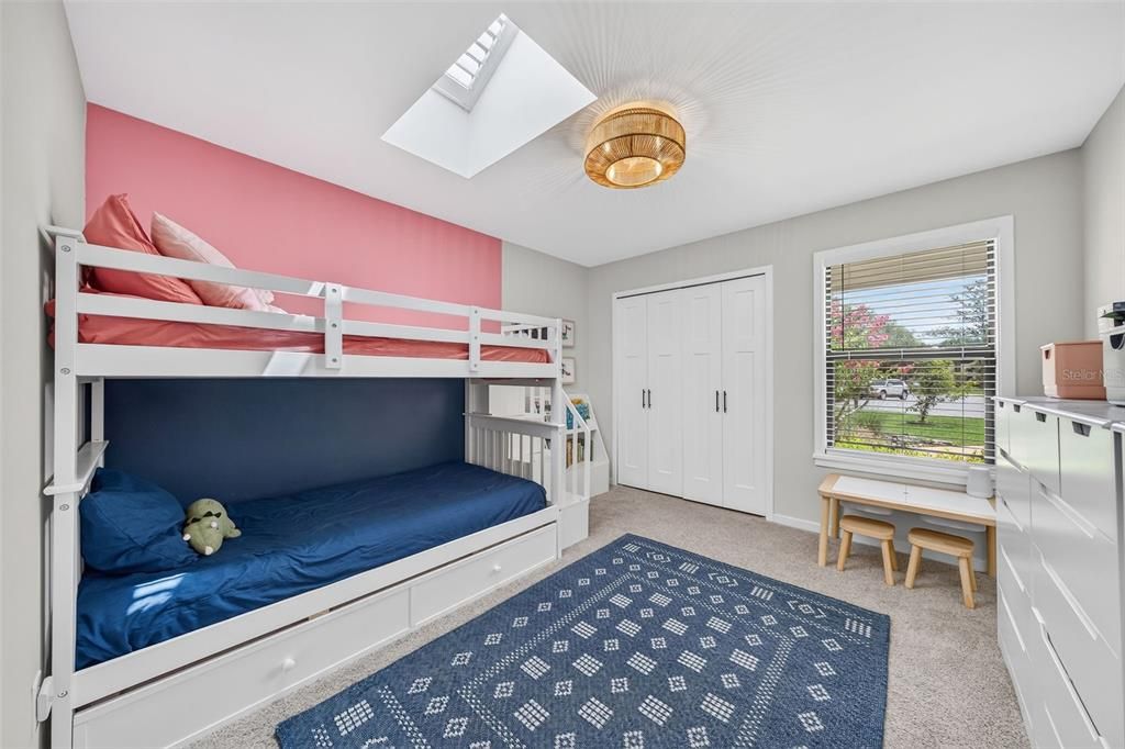 На продажу: $429,000 (3 спален, 2 ванн, 1833 Квадратных фут)