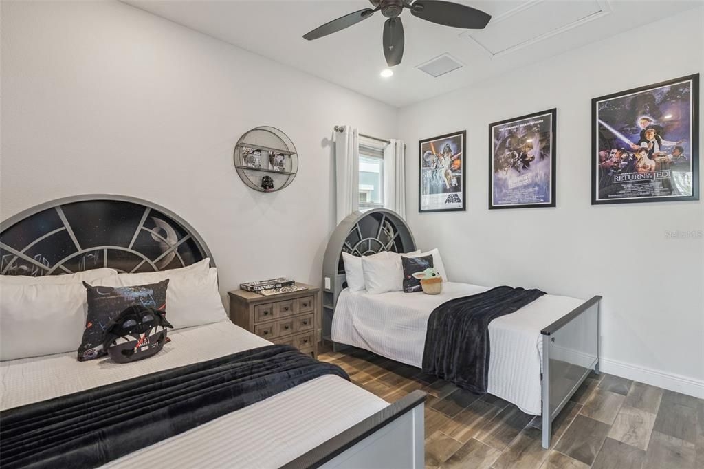 На продажу: $399,999 (2 спален, 2 ванн, 1188 Квадратных фут)