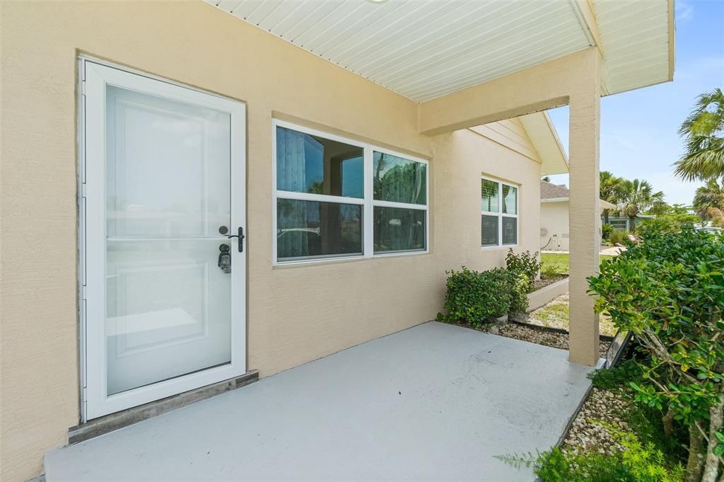 For Sale: $709,000 (3 beds, 2 baths, 1717 Square Feet)