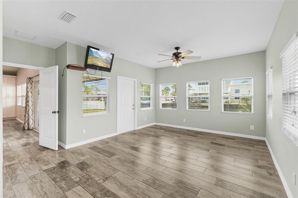 For Sale: $709,000 (3 beds, 2 baths, 1717 Square Feet)