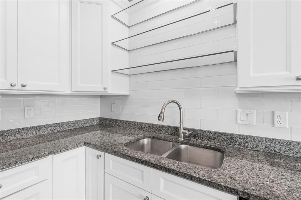 For Sale: $709,000 (3 beds, 2 baths, 1717 Square Feet)