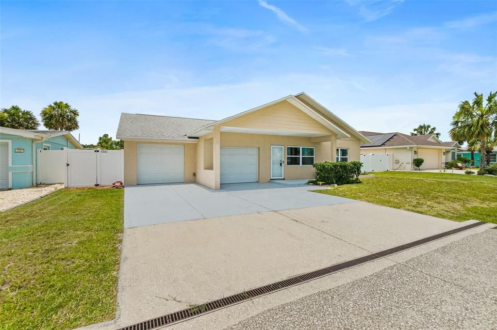 For Sale: $709,000 (3 beds, 2 baths, 1717 Square Feet)