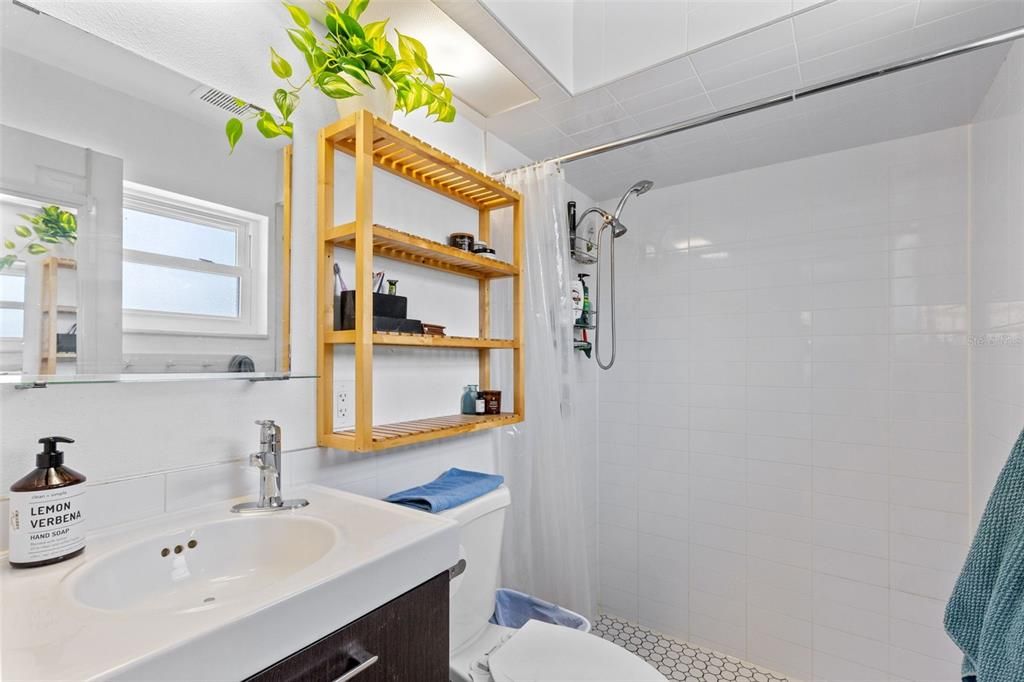 На продажу: $399,900 (3 спален, 2 ванн, 1220 Квадратных фут)