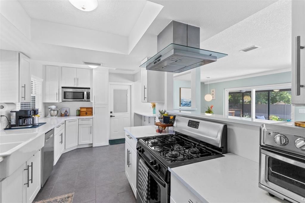 На продажу: $399,900 (3 спален, 2 ванн, 1220 Квадратных фут)