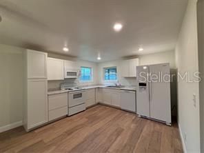 For Rent: $1,600 (1 beds, 1 baths, 800 Square Feet)