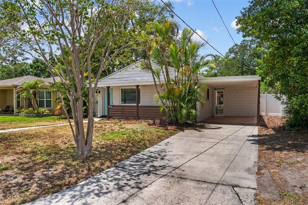 For Sale: $449,900 (4 beds, 2 baths, 1075 Square Feet)