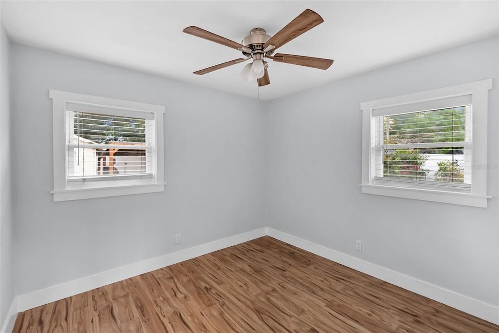 For Sale: $449,900 (4 beds, 2 baths, 1075 Square Feet)