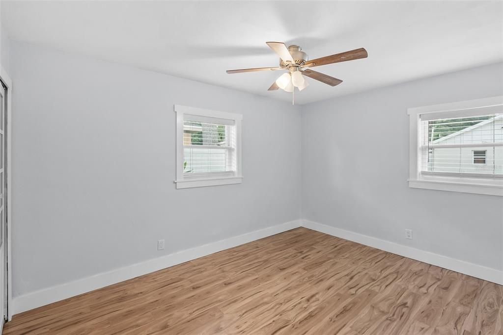 For Sale: $449,900 (4 beds, 2 baths, 1075 Square Feet)