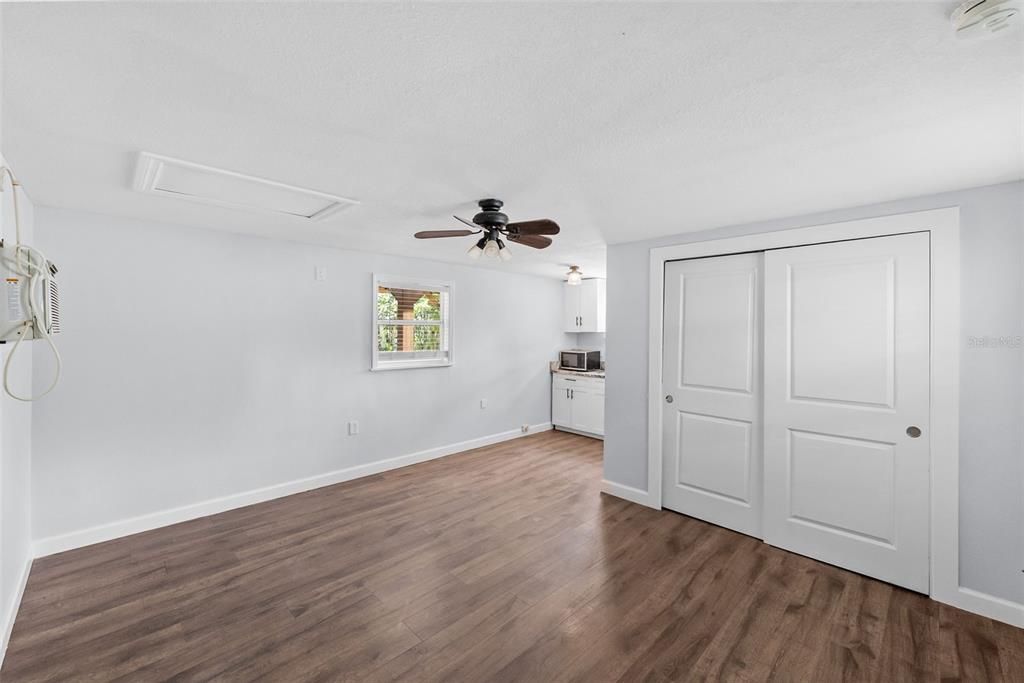 For Sale: $449,900 (4 beds, 2 baths, 1075 Square Feet)