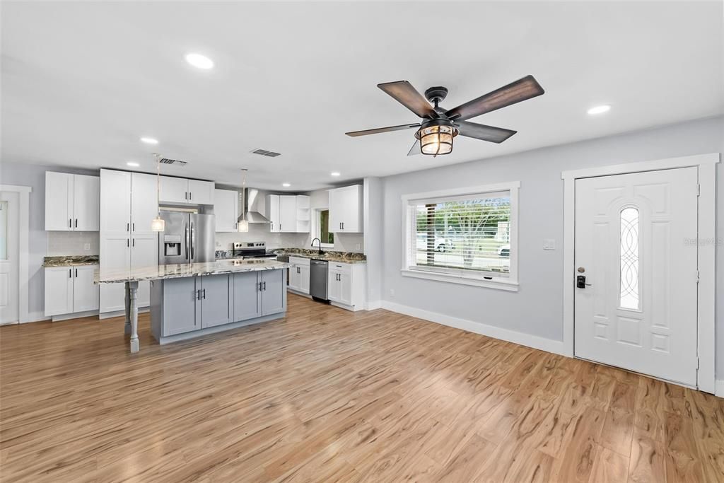 For Sale: $449,900 (4 beds, 2 baths, 1075 Square Feet)