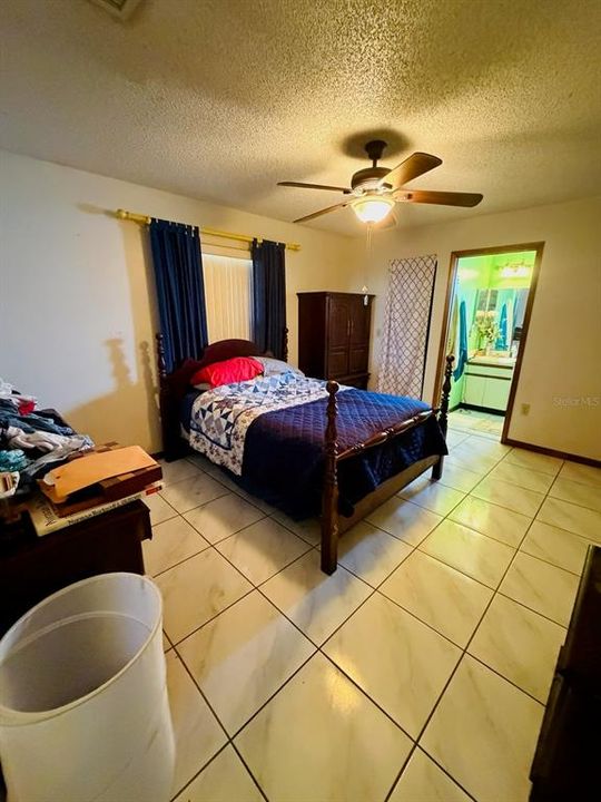 For Sale: $195,000 (3 beds, 2 baths, 1056 Square Feet)
