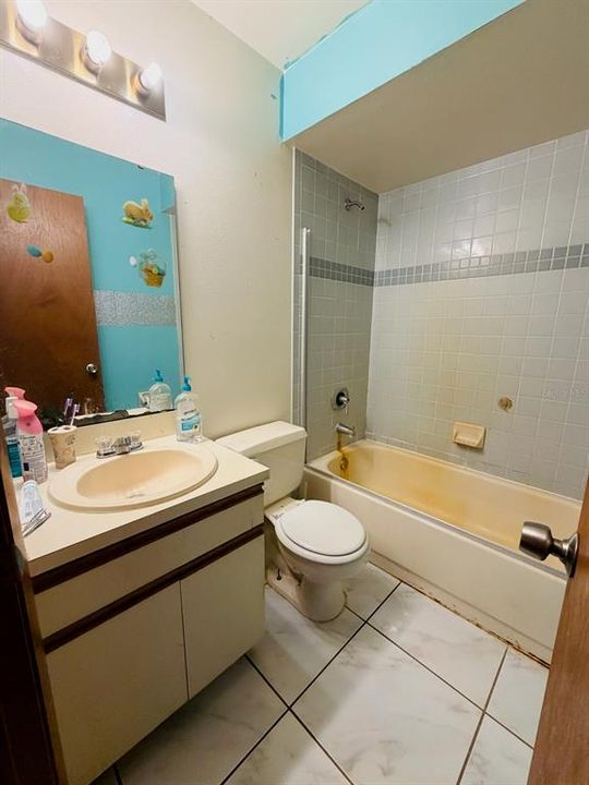 For Sale: $195,000 (3 beds, 2 baths, 1056 Square Feet)