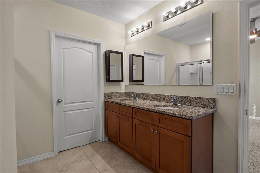 For Sale: $425,000 (5 beds, 3 baths, 2168 Square Feet)