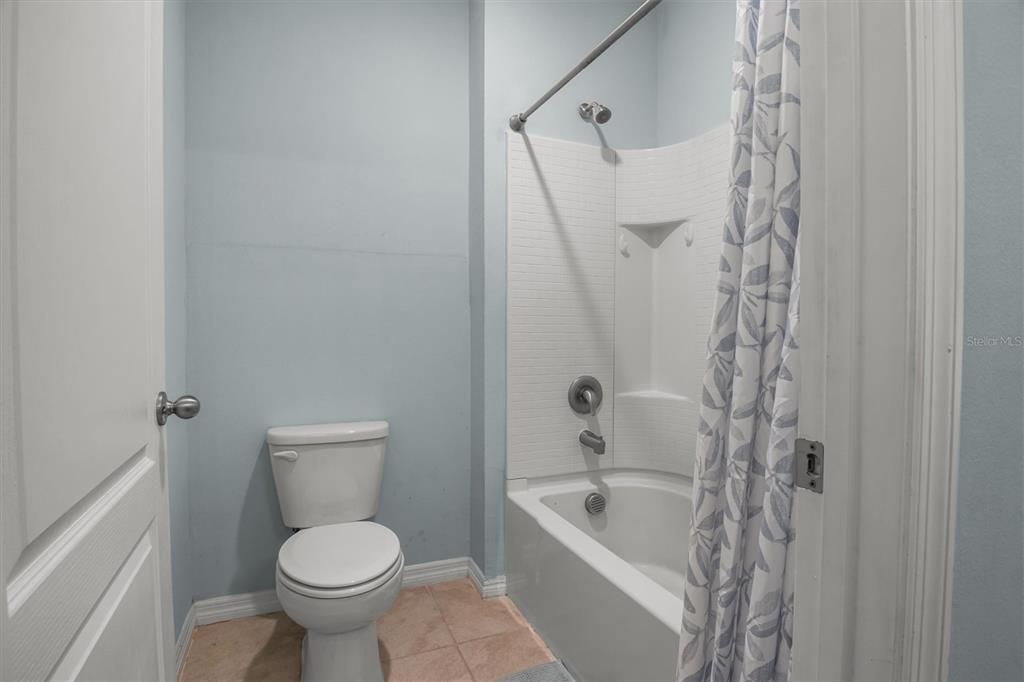 For Sale: $425,000 (5 beds, 3 baths, 2168 Square Feet)