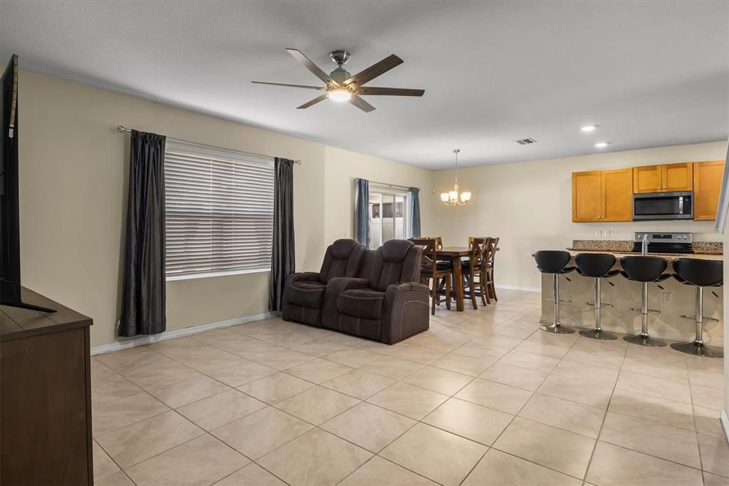 For Sale: $425,000 (5 beds, 3 baths, 2168 Square Feet)