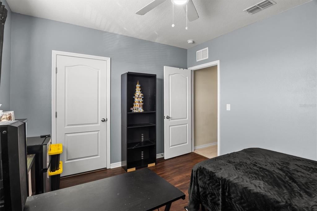 For Sale: $425,000 (5 beds, 3 baths, 2168 Square Feet)