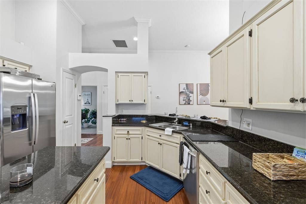 En Venta: $539,000 (4 camas, 2 baños, 1699 Pies cuadrados)