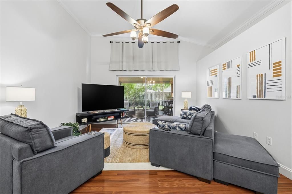 En Venta: $539,000 (4 camas, 2 baños, 1699 Pies cuadrados)