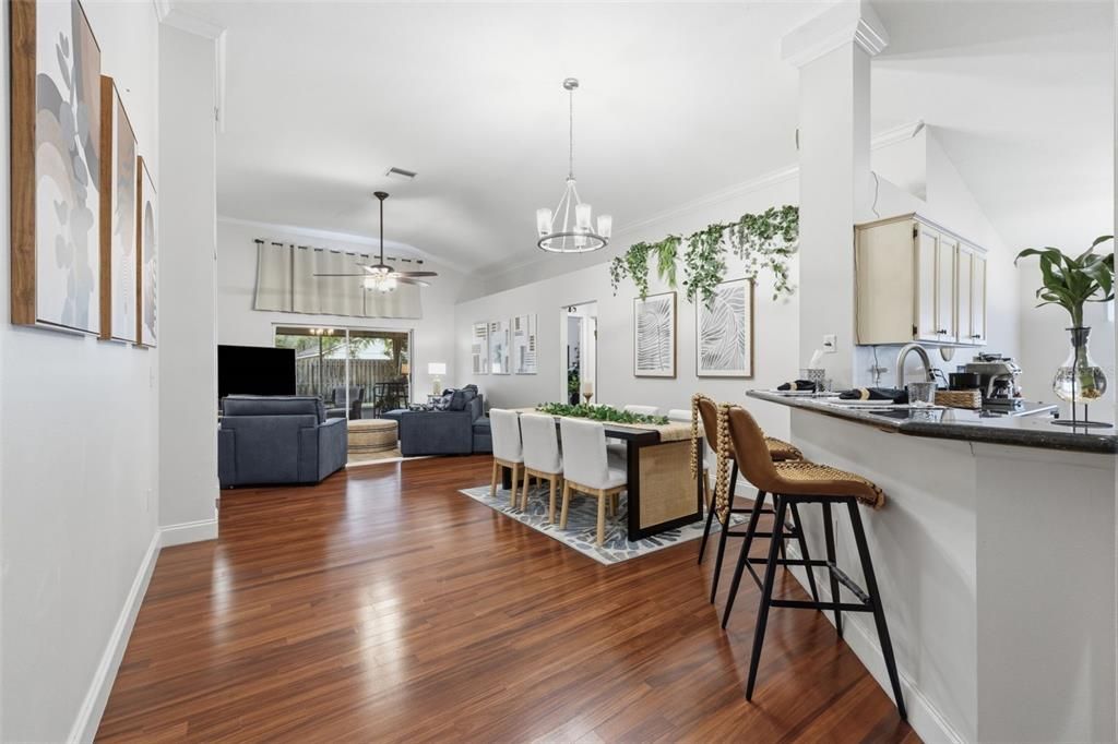 En Venta: $539,000 (4 camas, 2 baños, 1699 Pies cuadrados)