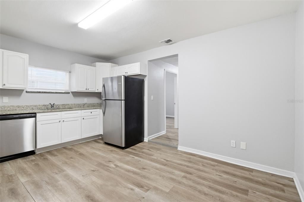For Sale: $289,999 (3 beds, 2 baths, 1209 Square Feet)