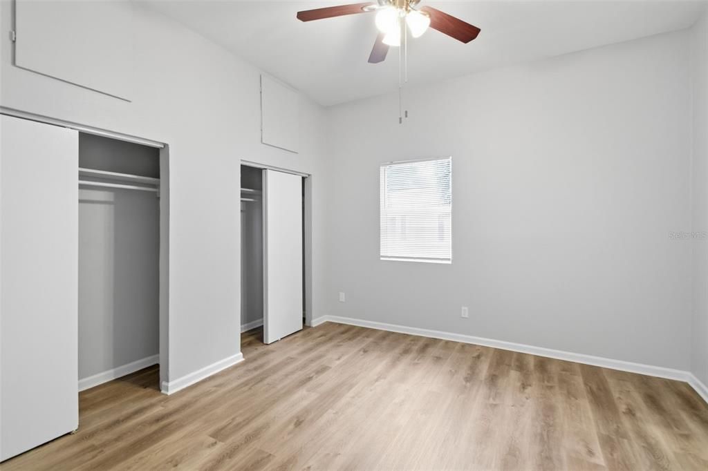 For Sale: $289,999 (3 beds, 2 baths, 1209 Square Feet)