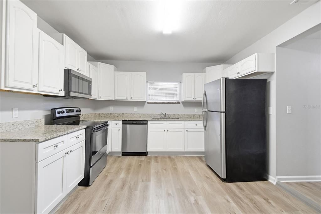 For Sale: $289,999 (3 beds, 2 baths, 1209 Square Feet)