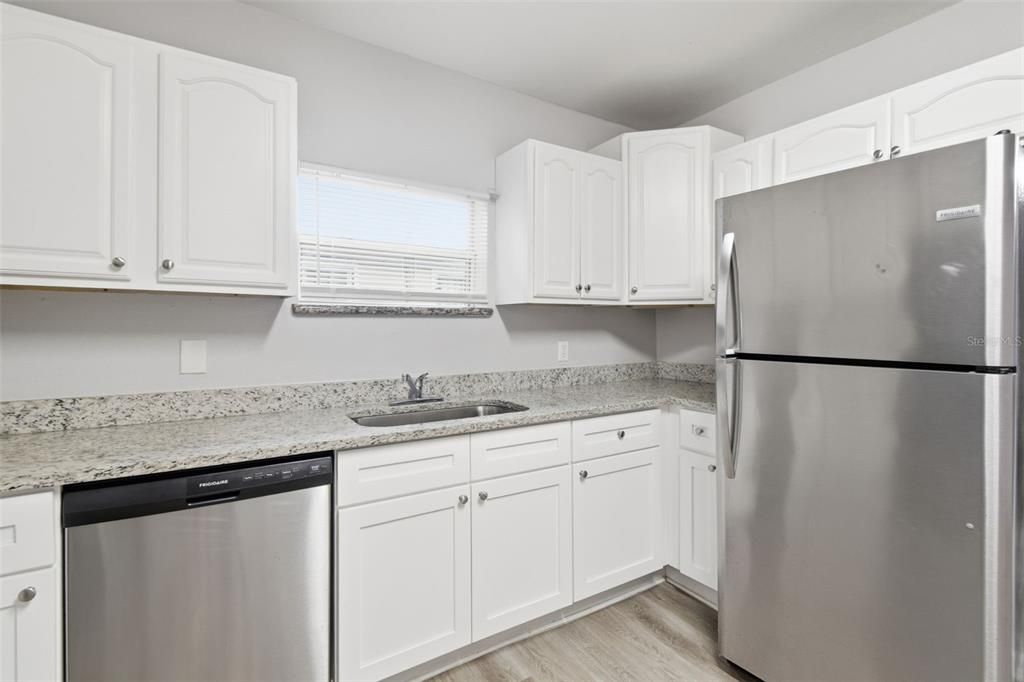 For Sale: $289,999 (3 beds, 2 baths, 1209 Square Feet)