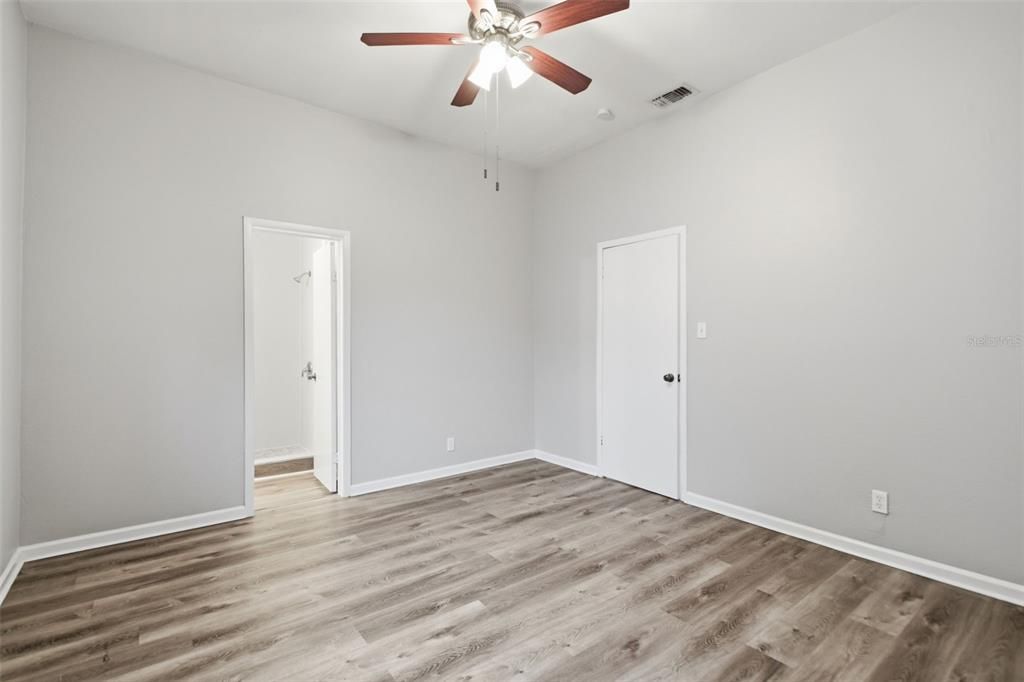 For Sale: $289,999 (3 beds, 2 baths, 1209 Square Feet)