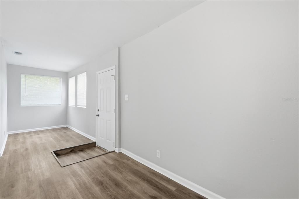 For Sale: $289,999 (3 beds, 2 baths, 1209 Square Feet)