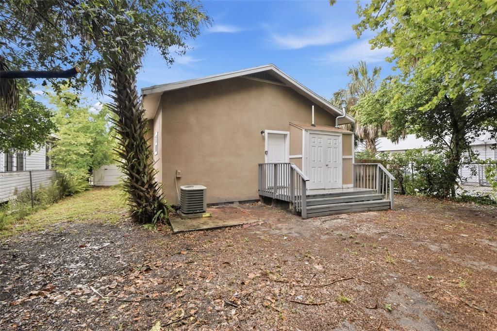 For Sale: $289,999 (3 beds, 2 baths, 1209 Square Feet)