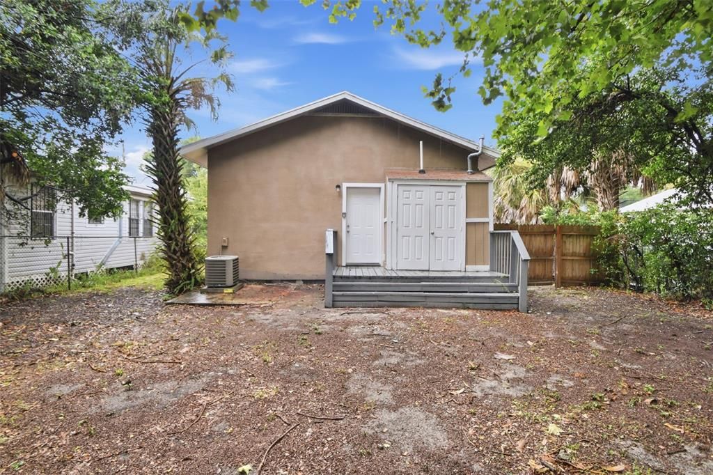 For Sale: $289,999 (3 beds, 2 baths, 1209 Square Feet)
