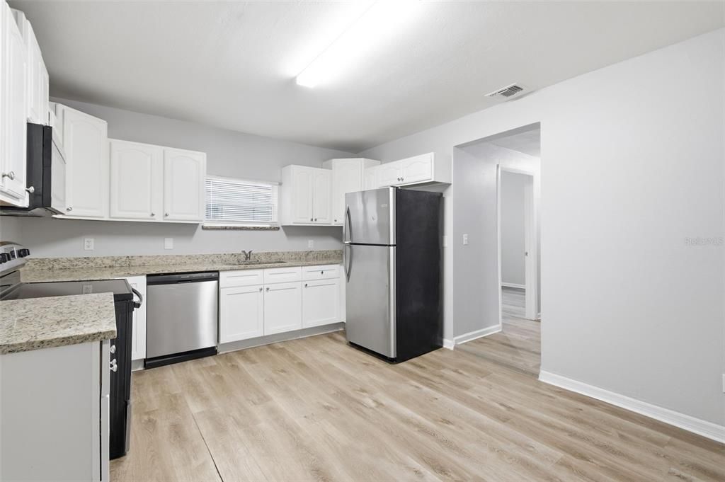 For Sale: $289,999 (3 beds, 2 baths, 1209 Square Feet)