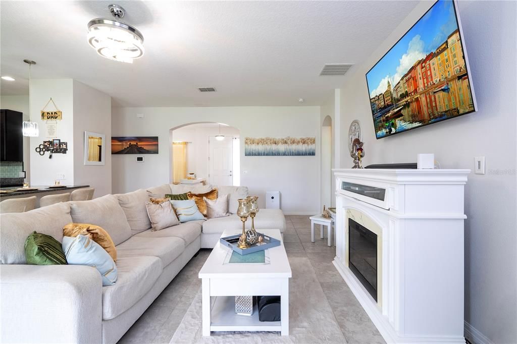 For Sale: $420,000 (4 beds, 2 baths, 2216 Square Feet)