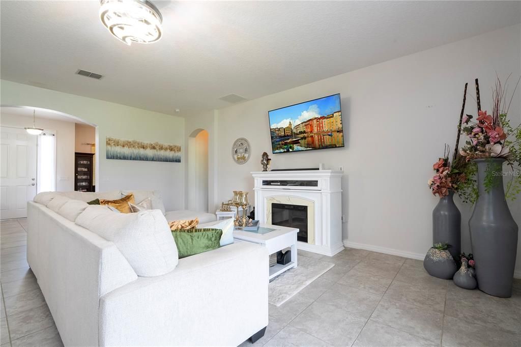For Sale: $420,000 (4 beds, 2 baths, 2216 Square Feet)