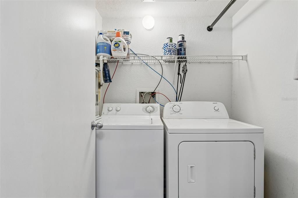 For Sale: $279,900 (1 beds, 1 baths, 789 Square Feet)