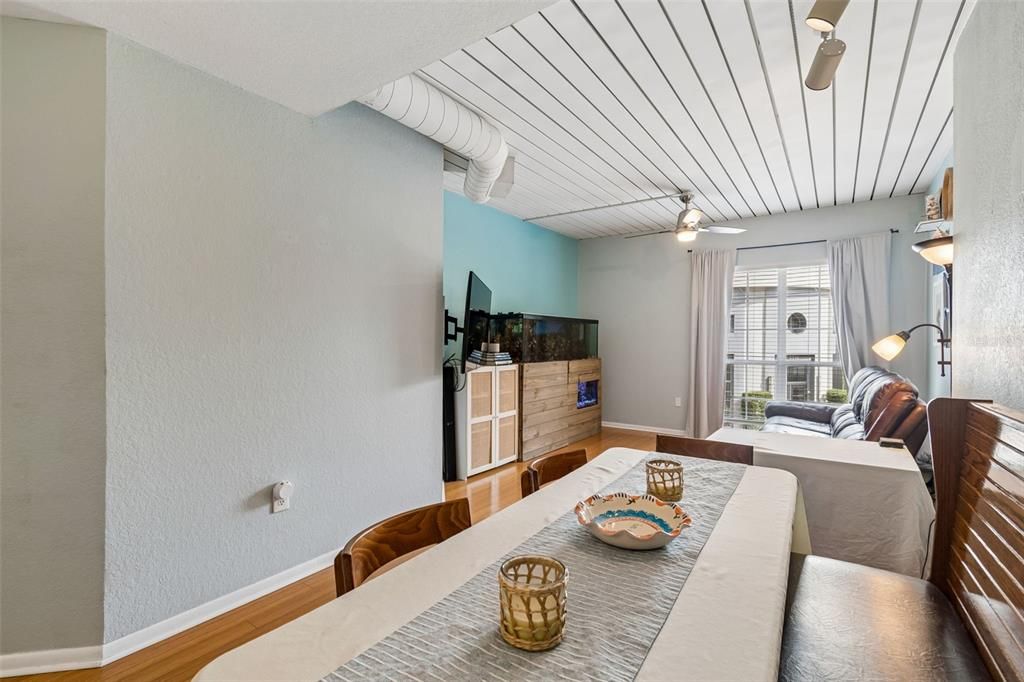 For Sale: $279,900 (1 beds, 1 baths, 789 Square Feet)