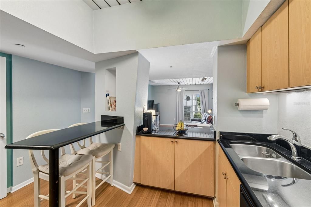 For Sale: $279,900 (1 beds, 1 baths, 789 Square Feet)