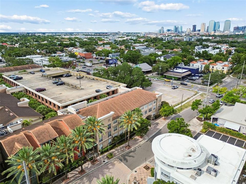 For Sale: $279,900 (1 beds, 1 baths, 789 Square Feet)
