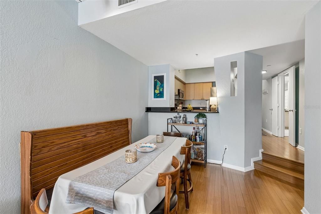 For Sale: $279,900 (1 beds, 1 baths, 789 Square Feet)