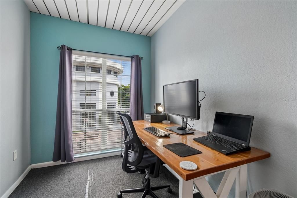 For Sale: $279,900 (1 beds, 1 baths, 789 Square Feet)