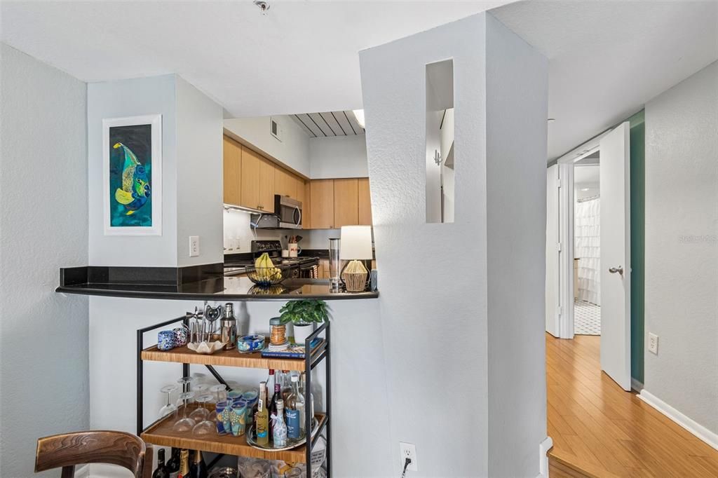 For Sale: $279,900 (1 beds, 1 baths, 789 Square Feet)