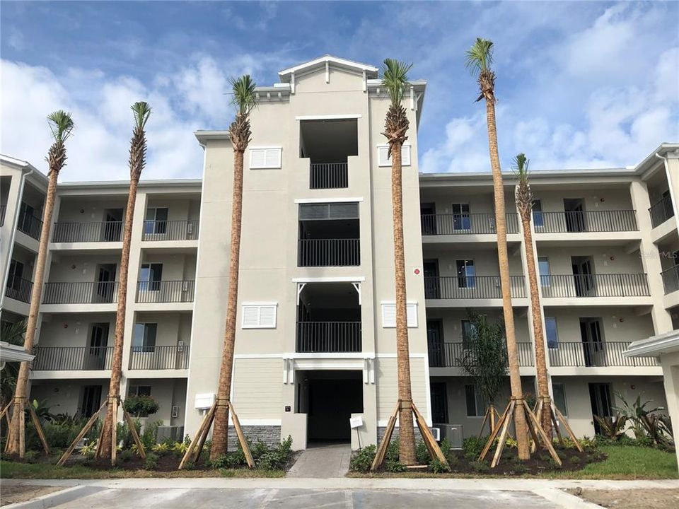For Sale: $419,000 (2 beds, 2 baths, 1151 Square Feet)