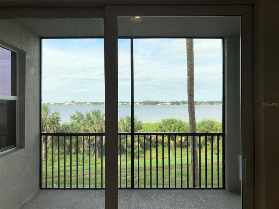 For Sale: $419,000 (2 beds, 2 baths, 1151 Square Feet)