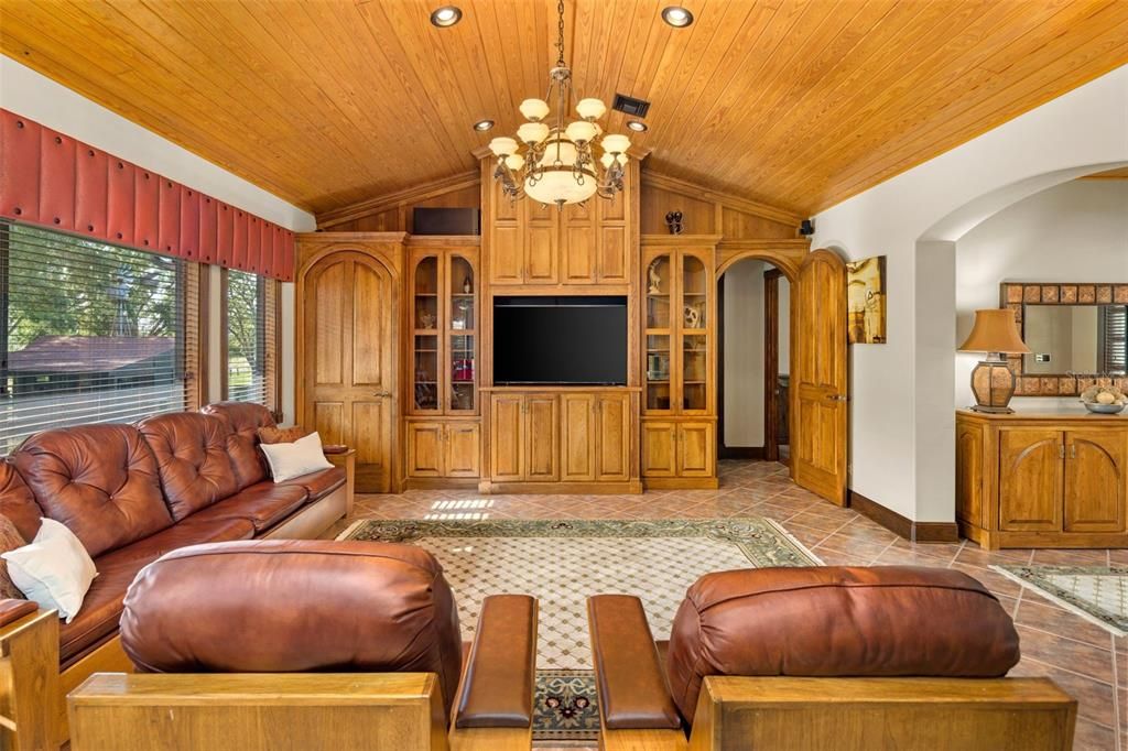 For Sale: $2,650,000 (3 beds, 3 baths, 3041 Square Feet)