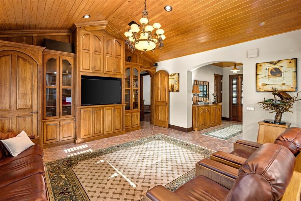 For Sale: $2,650,000 (3 beds, 3 baths, 3041 Square Feet)